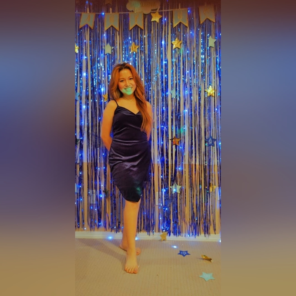 Dress - Picture 3 of 3